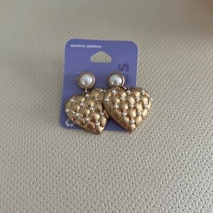 NEW - gold and white Claire’s Earrings!
